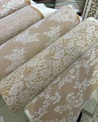 دانتيل فرنسي مطرز